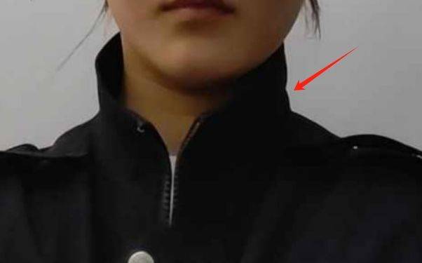 手机拍证件照，换正装有领衣服及底色的方法